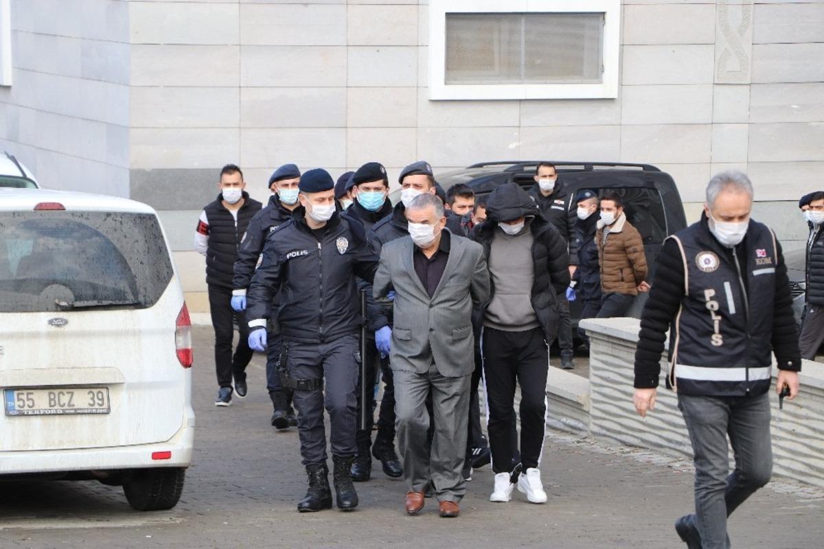 Su&ccedil; &ouml;rg&uuml;t&uuml; operasyonu: Aralarında emniyet m&uuml;d&uuml;r yardımcısının da bulunduğu 31 kişi adliyede