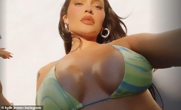 Kylie Jenner, dekoltesini nasıl göstereceğini şaşırdı G4