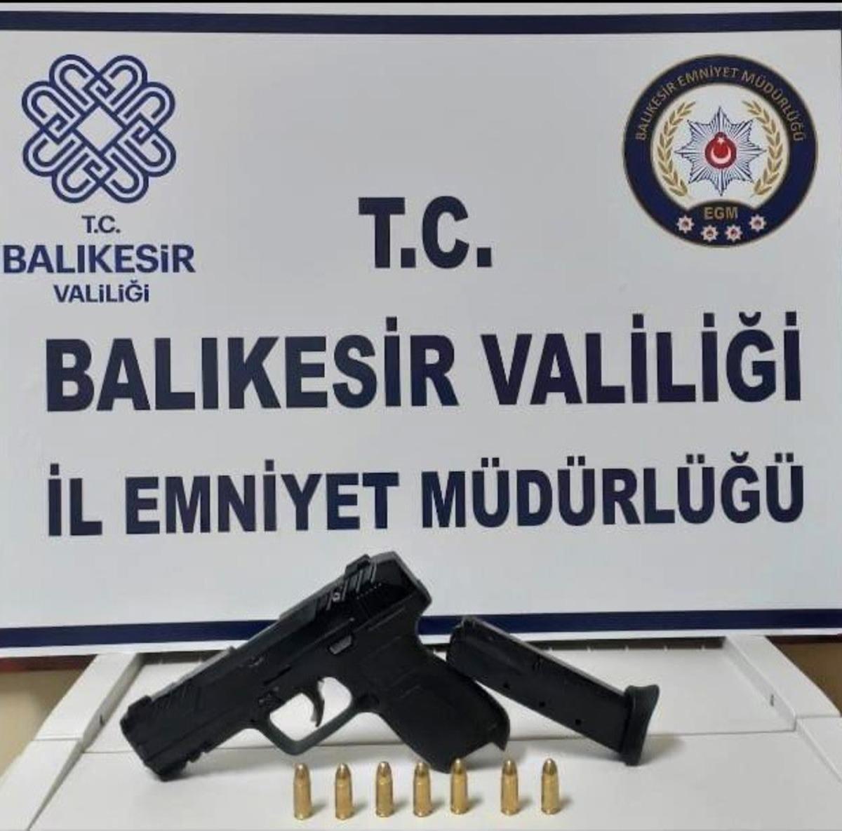 Balıkesir&rsquo;de aranan 18 kişi yakalanırken, 5&rsquo;i tutuklandı