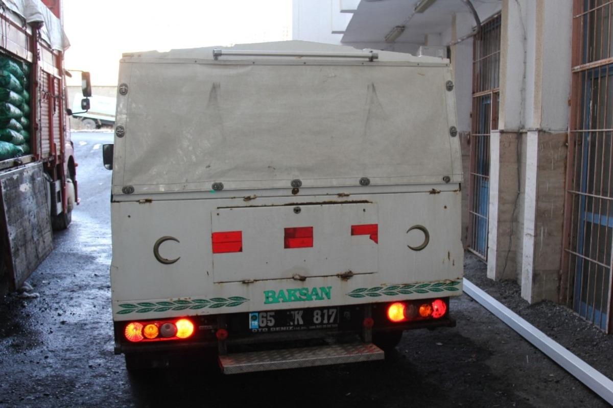 İran sınırında donmuş erkek cesedi bulundu