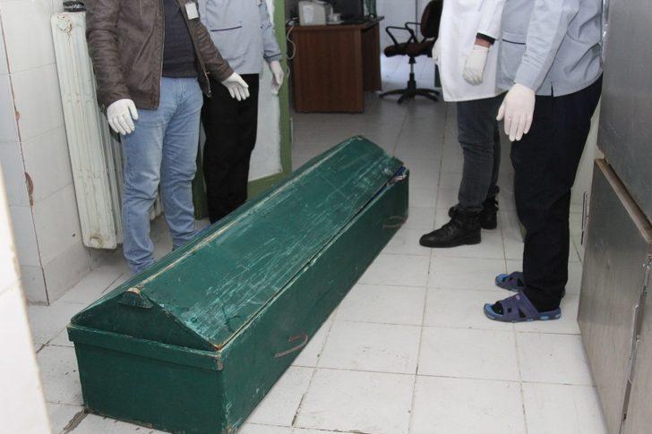 İran sınırında donmuş erkek cesedi bulundu G2