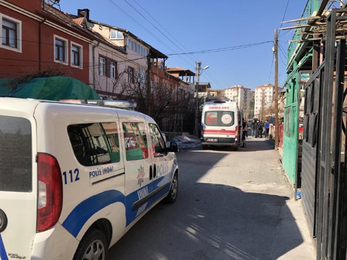 Bunalıma giren gen&ccedil; t&uuml;fekle intihar etti