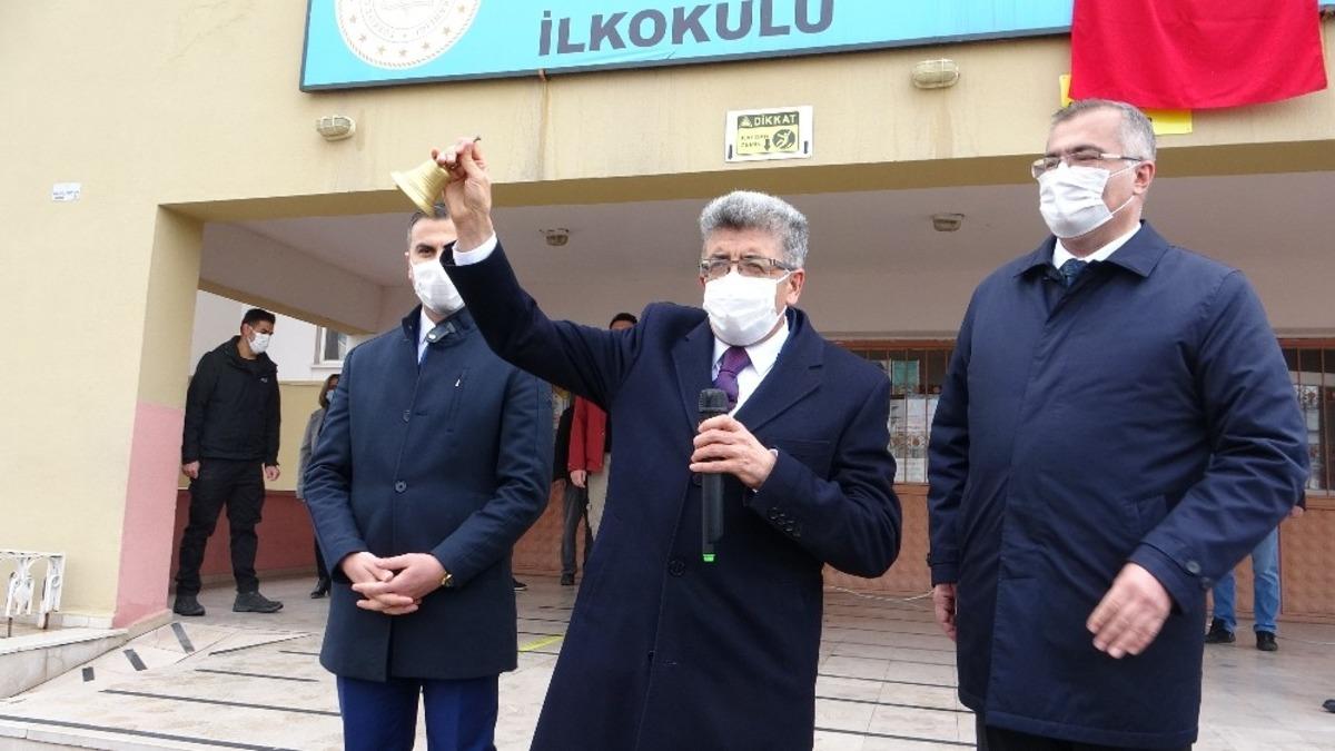 Van&rsquo;da &ouml;ğrencilerin y&uuml;z y&uuml;ze eğitim sevinci