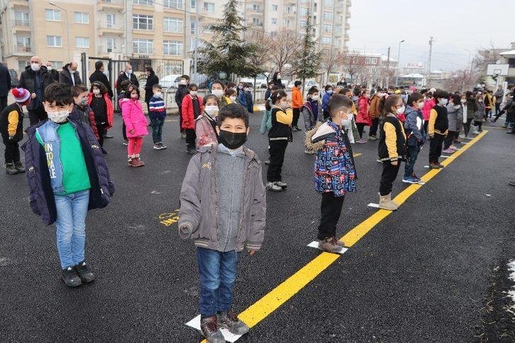 Van’da öğrencilerin yüz yüze eğitim sevinci G4