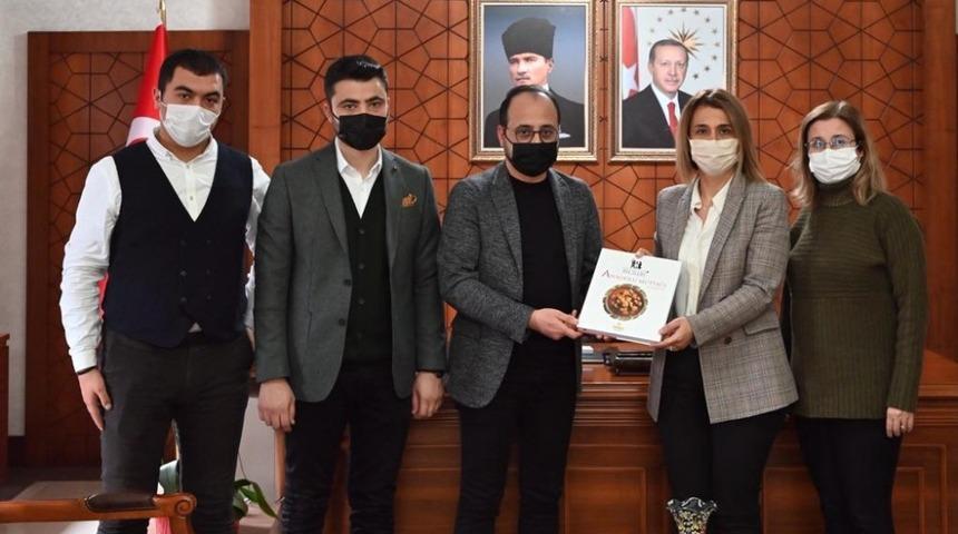 TÜRES İl Başkanı Çiçekli, Vali Becel’i ziyaret etti