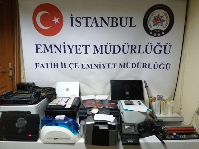 Sahte pasaport temin eden ş&uuml;pheli yakalandı 1