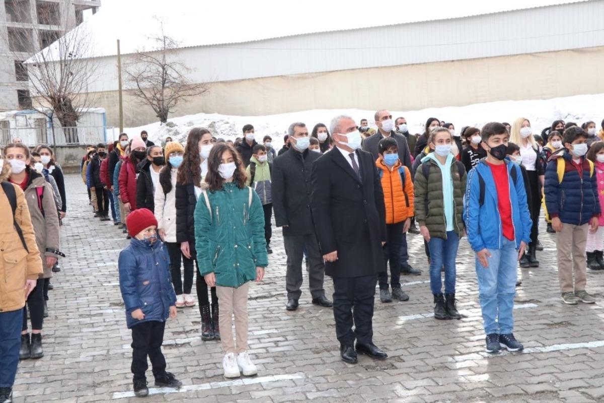 Hakkari&rsquo;de y&uuml;z y&uuml;ze eğitim başladı