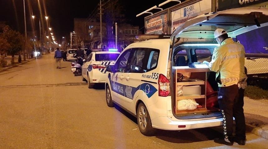 Ehliyetsiz ve alkoll&uuml; s&uuml;r&uuml;c&uuml;ler polisten ka&ccedil;amadı