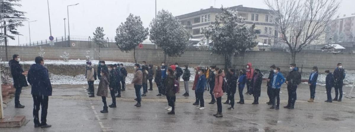 Eskişehir&rsquo;de &lsquo;y&uuml;z y&uuml;ze eğitim&rsquo; i&ccedil;in ilk ders zili &ccedil;aldı