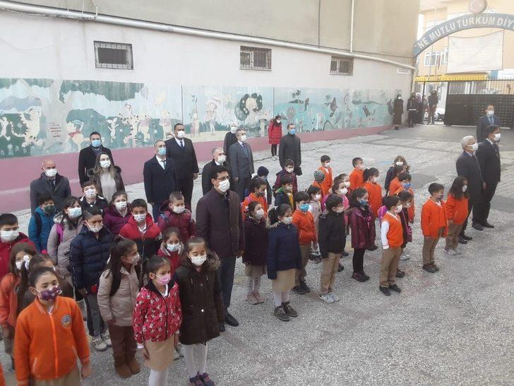 Kula’daki okullarda yüz yüze eğitim başladı G1