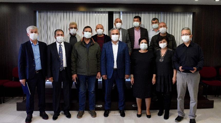 Emekliye ayrılan personele plaket t&ouml;reni