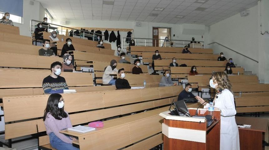 Selçuk Üniversitesinde hibrit eğitim başladı