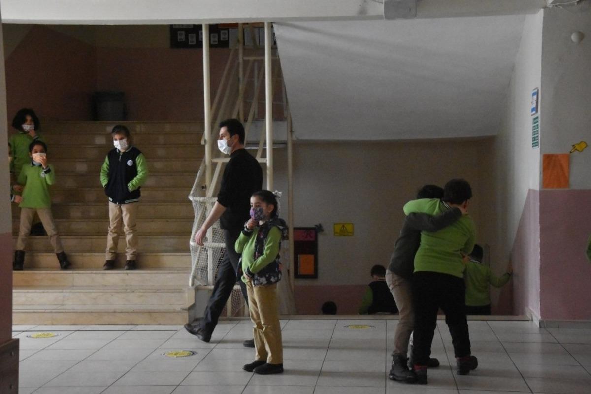 Bitlis&rsquo;te y&uuml;z y&uuml;ze eğitim başladı