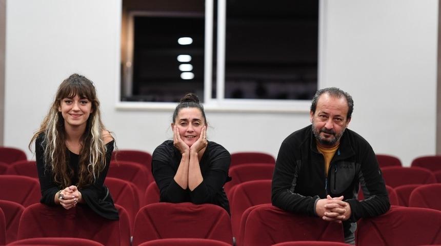 Konyaaltı Belediyesi’nden tiyatro kursu