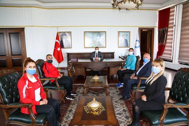 Dünya rekoru kıran sporcudan Kaymakam Türkman’a ziyaret G2