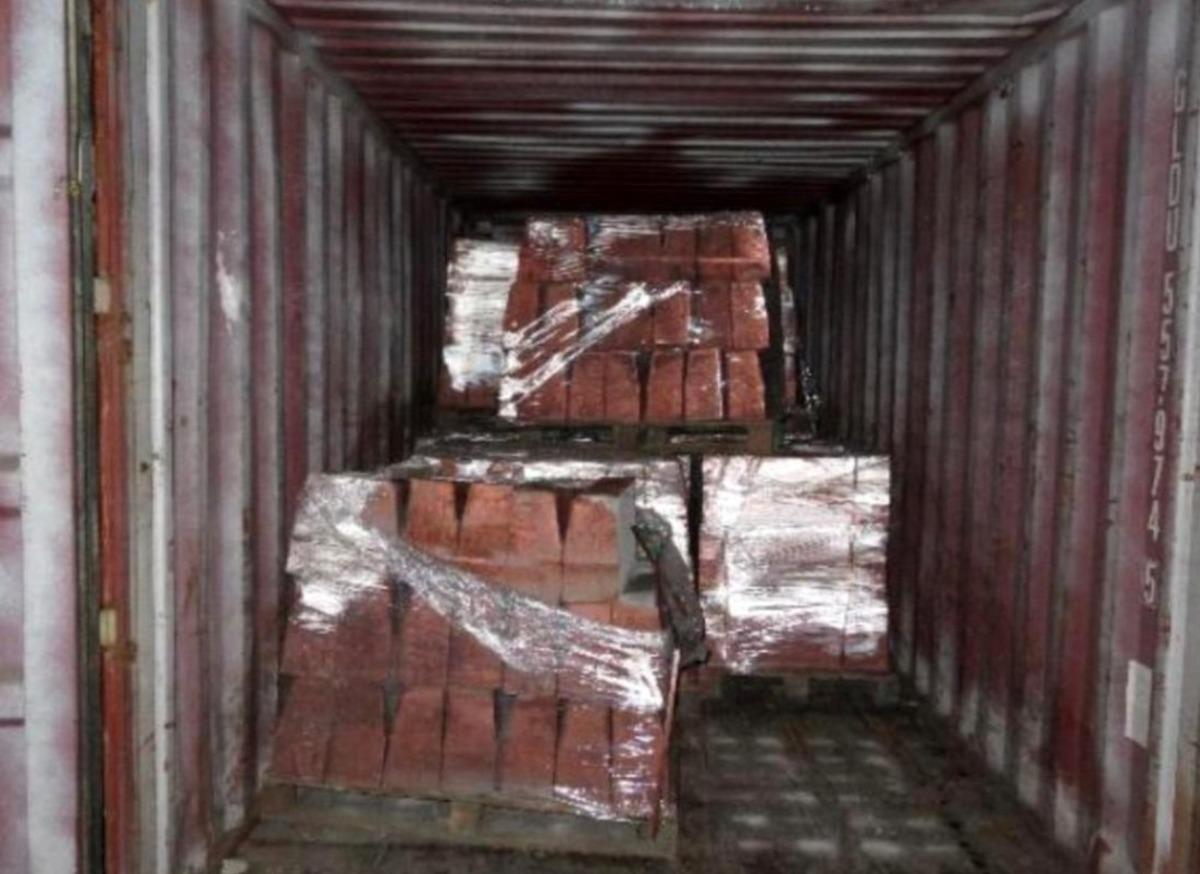 36 milyon dolarlık vurgunda &ccedil;arpıcı detaylar ortaya &ccedil;ıktı: K&uuml;l&ccedil;e bakır yerine kaldırım taşı g&ouml;nderilmiş