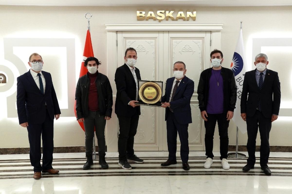 Başkan B&ouml;cek başarılı sporcuları ağırladı