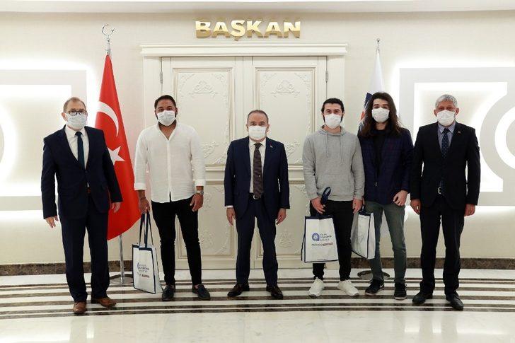 Başkan Böcek başarılı sporcuları ağırladı G3