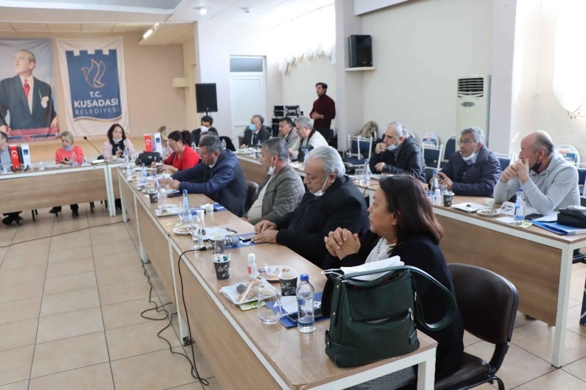 Başkan &Ouml;mer G&uuml;nel muhtarlarla buluştu, sorunlarını dinledi