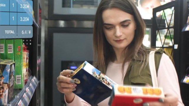 Dünyanın en büyük kamerayla çalışan 'kasasız' mağazası Şanghay’da hizmete girdi