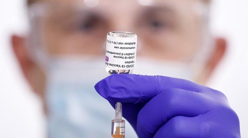 Covid aşısı: İngiltere'de yapılan araştırmaya göre tek dozu aşı 80 yaş üzerinde ciddi hastalık riskini yüzde 80 azaltıyor