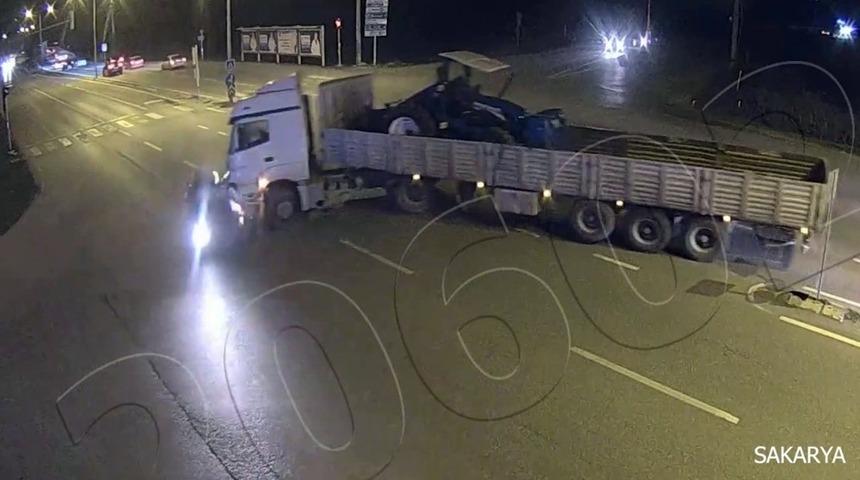 Tırla otomobilin &ccedil;arpışması KGYS&rsquo;ye yansıdı