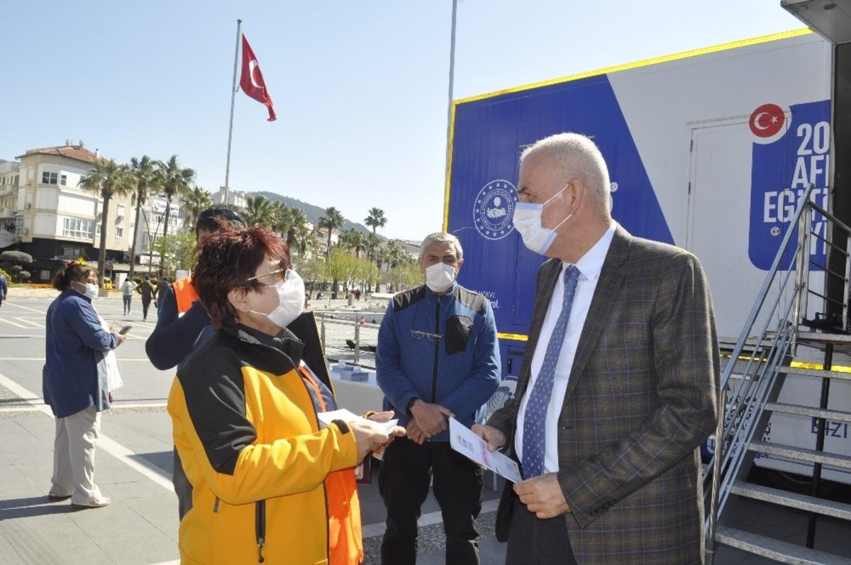 Sim&uuml;lasyonlu deprem TIR&rsquo;ı Marmaris&rsquo;te