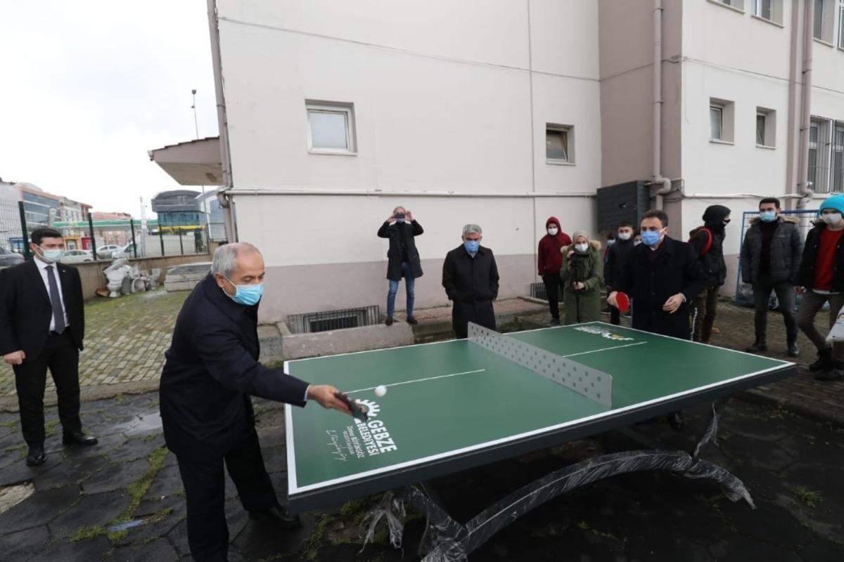 Gebze&rsquo;deki okul ve parklara masa tenisi sahaları kuruluyor