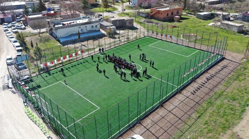 Karak&ouml;pr&uuml; kırsalında spor yatırımı