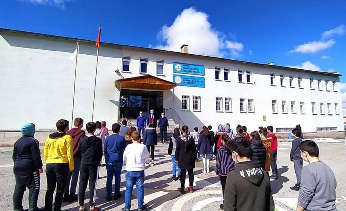 Bayburt&rsquo;ta 12 bin 968 &ouml;ğrenci tam zamanlı y&uuml;z y&uuml;ze eğitime başladı