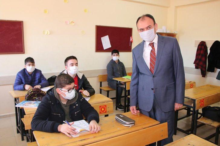 İl Milli Eğitim Müdürü Çandıroğlu ilk ders zilini çaldı G2