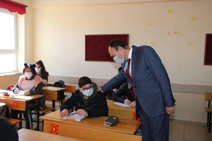 İl Milli Eğitim Müdürü Çandıroğlu ilk ders zilini çaldı G3