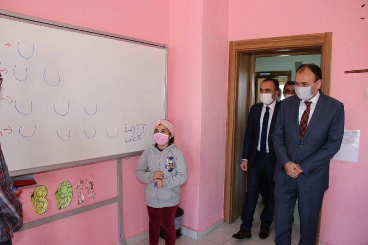 İl Milli Eğitim Müdürü Çandıroğlu ilk ders zilini çaldı G5