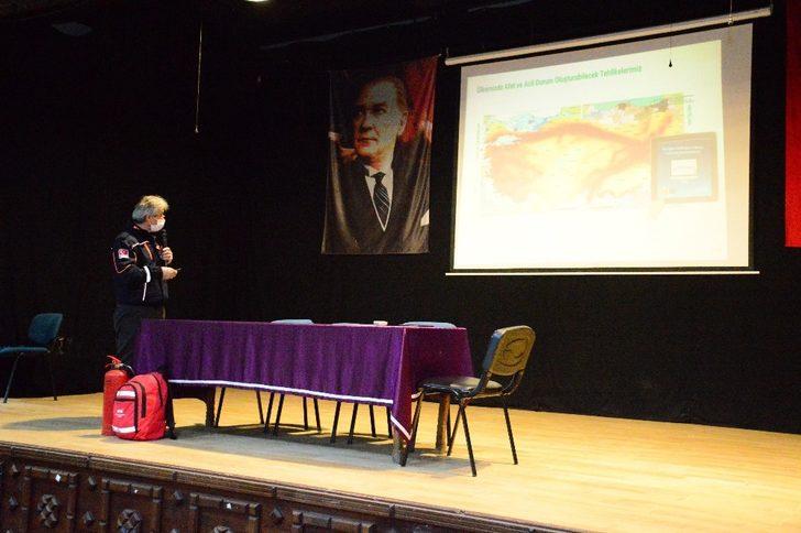 Afet farkındalık eğitimi bu kez de muhtarlara ve azalarına verildi G3