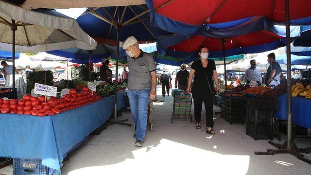 Efeler’de semt pazarlarının günü değişti