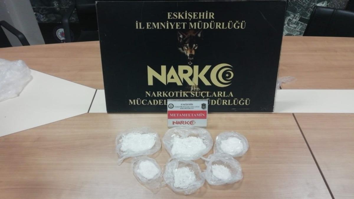 Uyuşturucu operasyonunda yakalanan 2 kişiden 1&rsquo;i tutuklandı