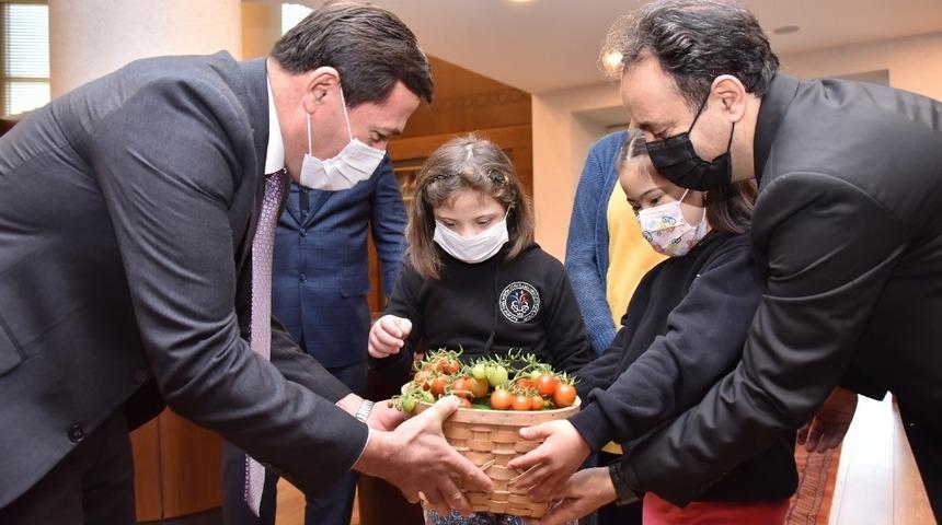 Başkan Hasan Kılca&rsquo;ya &ldquo;&ouml;zel&rdquo; ziyaret&ccedil;iler