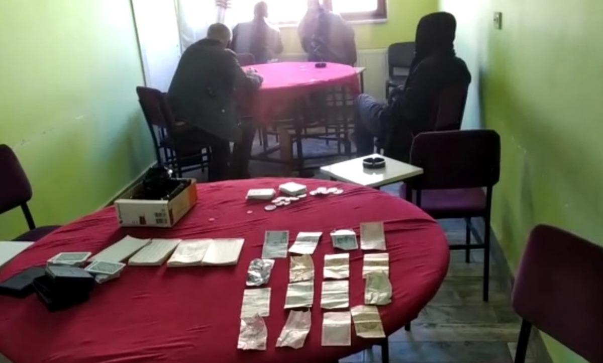 Isparta&rsquo;da kumar oynayan 8 kişiye 31 bin 880 TL para cezası