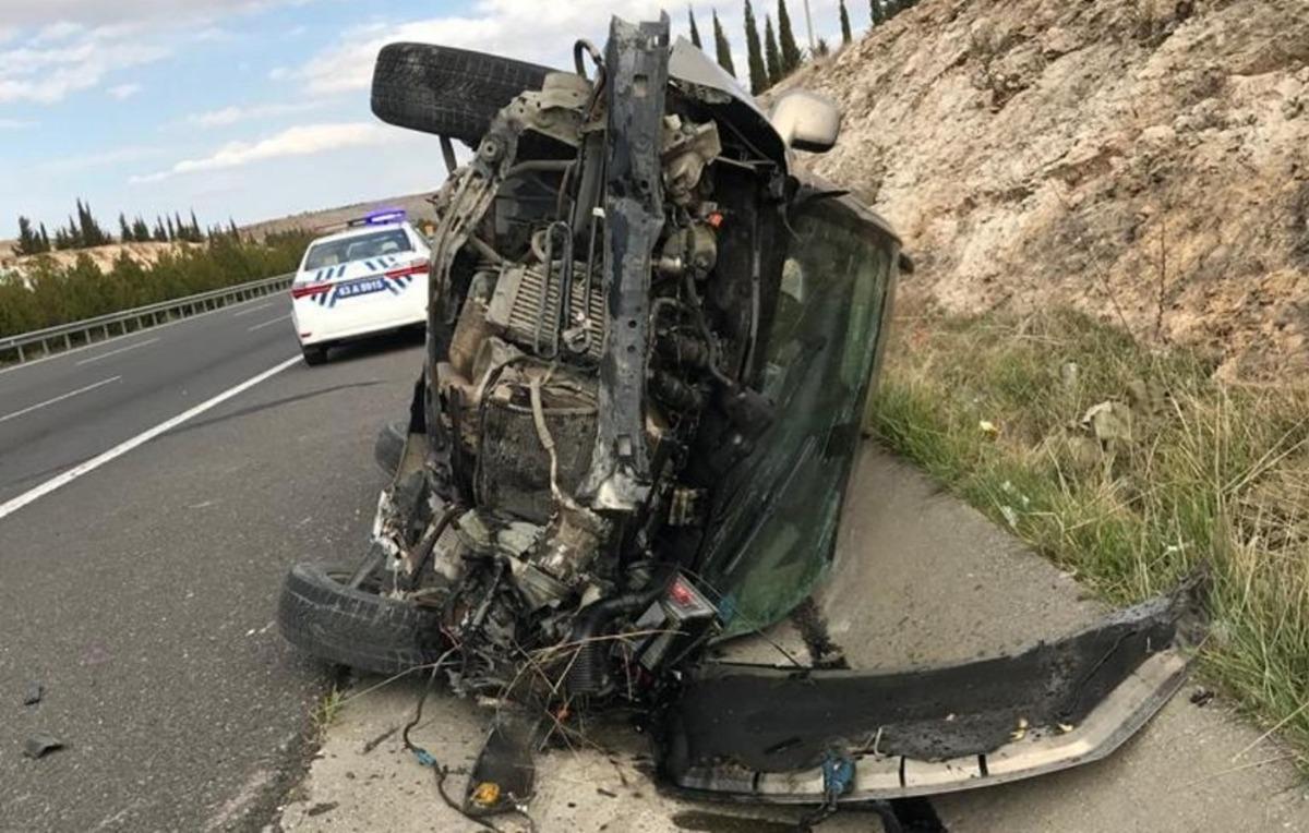 Şanlıurfa&rsquo;da feci kaza: 1 &ouml;l&uuml;, 6 yaralı