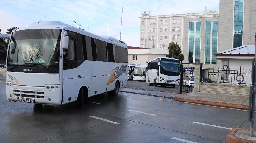 Su&ccedil; &ouml;rg&uuml;t&uuml; operasyonunda 4 kişi serbest, 27 kişinin g&ouml;zaltı s&uuml;releri uzatıldı