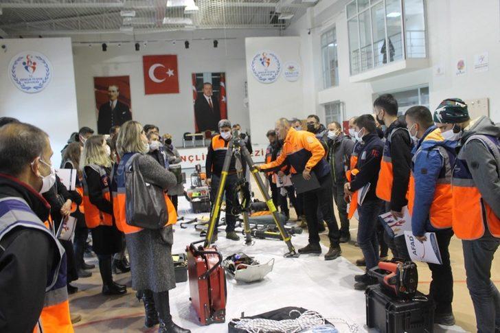 AFAD gönüllerine eğitimi G2