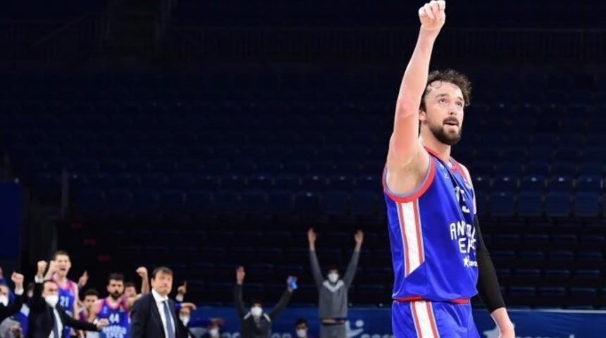 Anadolu Efes'ten üst üste 5. galibiyet