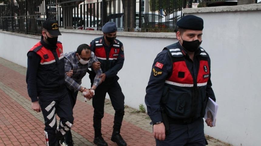 Annesini bı&ccedil;aklayarak &ouml;ld&uuml;ren gen&ccedil; tutuklandı