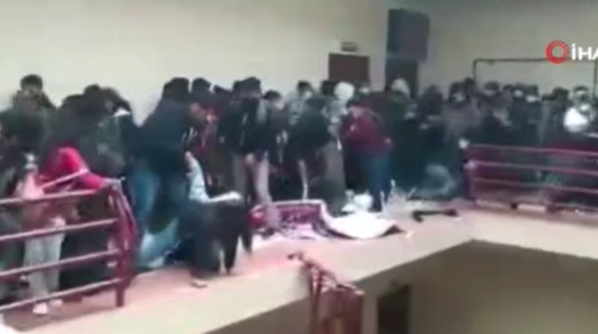 Bolivya'da dehşete düşüren olay! Korkuluklar kırılınca 5. kattan düştüler: 5 ölü, 3 yaralı