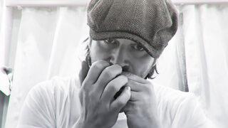 Kıvanç Tatlıtuğ’un mızıka performansı