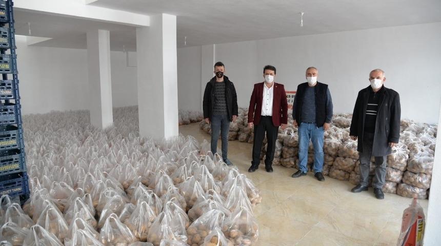 Ailelere patates ve soğan desteği