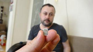 8 yıl önce çöpe attığı SIM kartı hayatını kabusa çevirdi