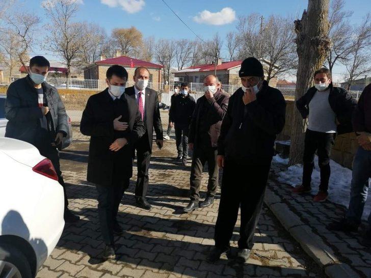 Tomarza Kaymakamı Cebeci ve Başkan Şahin 12 hayvanı telef olan vatandaşa geçmiş olsun ziyaretinde bulundu G3