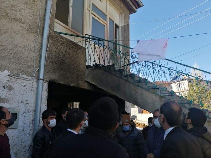 Tomarza Kaymakamı Cebeci ve Başkan Şahin 12 hayvanı telef olan vatandaşa geçmiş olsun ziyaretinde bulundu G4