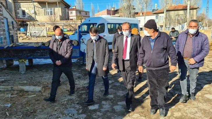 Tomarza Kaymakamı Cebeci ve Başkan Şahin 12 hayvanı telef olan vatandaşa geçmiş olsun ziyaretinde bulundu G5